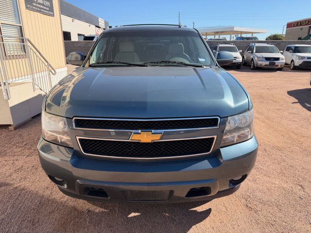 2009 Chevrolet Suburban Image 2