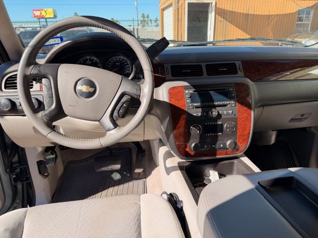 2009 Chevrolet Suburban Image 8