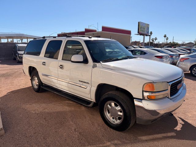2004 GMC Yukon Image 3