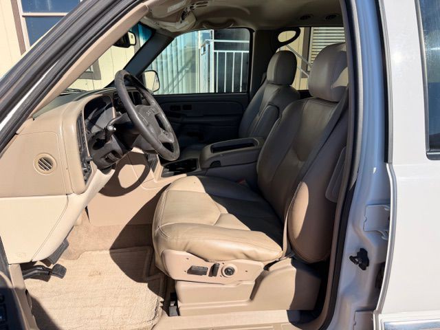 2004 GMC Yukon Image 5