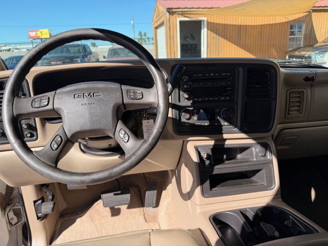 2004 GMC Yukon Image 8
