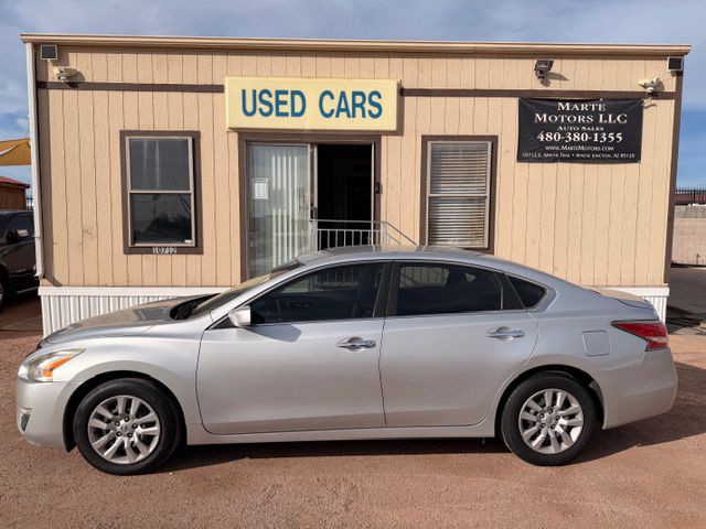 2015 Nissan Altima Image 1