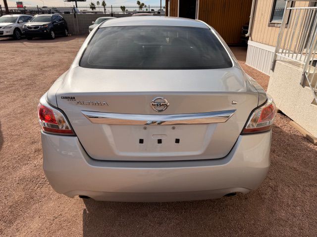 2015 Nissan Altima Image 4