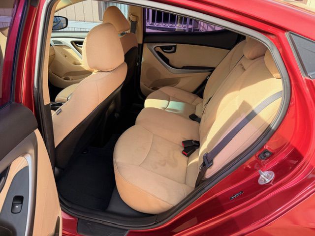 2013 Hyundai Elantra Image 6