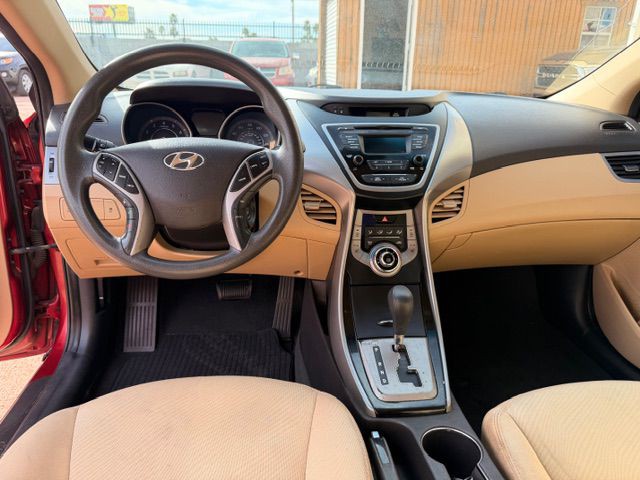 2013 Hyundai Elantra Image 7