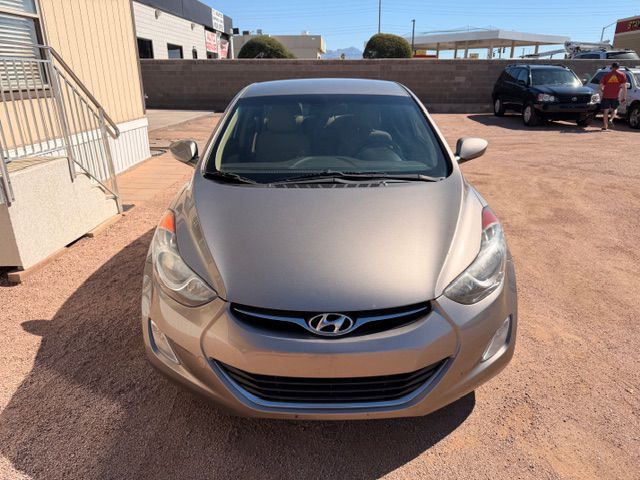 2013 Hyundai Elantra Image 2