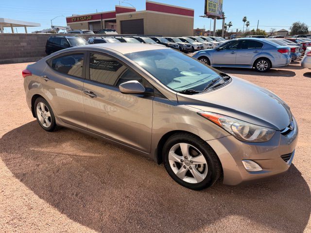 2013 Hyundai Elantra Image 3