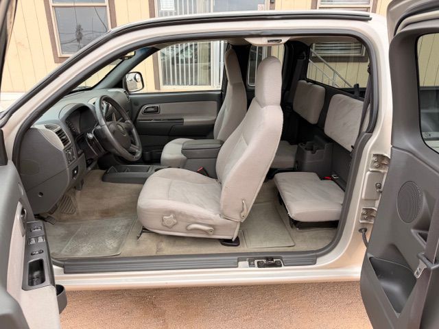 2004 Chevrolet Colorado Image 6