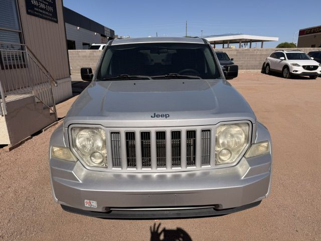 2012 Jeep Liberty Image 2