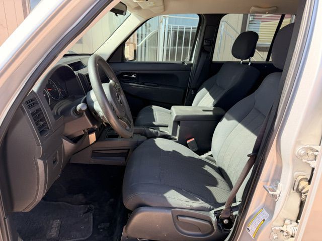 2012 Jeep Liberty Image 5