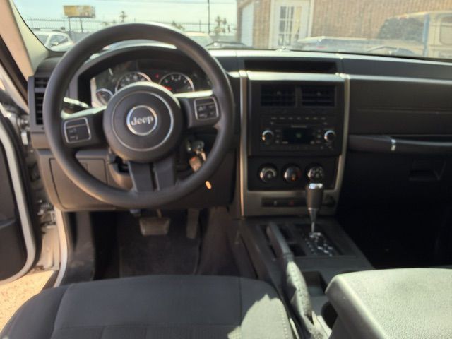 2012 Jeep Liberty Image 7