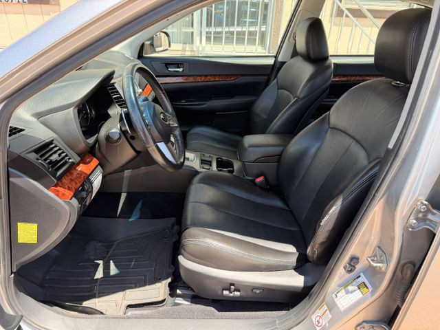 2010 Subaru Legacy Image 5