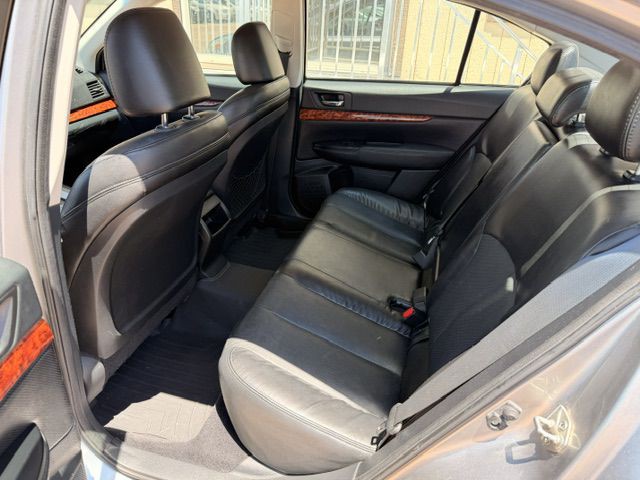2010 Subaru Legacy Image 6