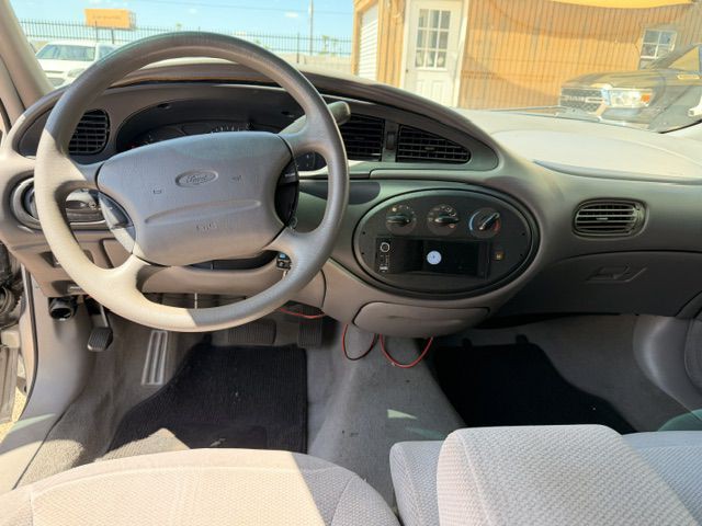 1997 Ford Taurus Image 7