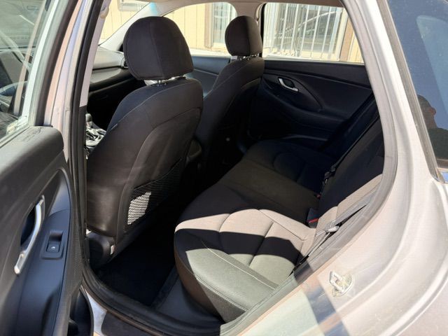 2018 Hyundai Elantra Image 6