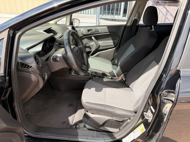 2016 Ford Fiesta Image 5
