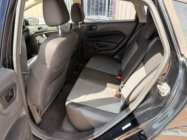 2016 Ford Fiesta Image 6