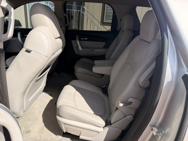 2011 GMC Acadia Image 6