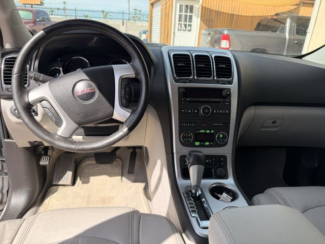 2011 GMC Acadia Image 8