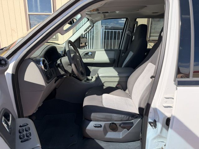 2006 Ford Expedition Image 5