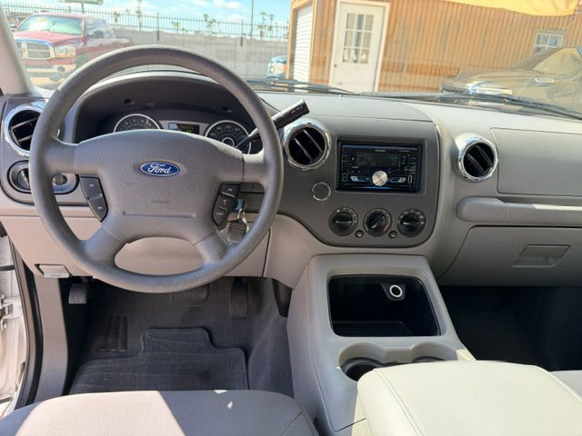 2006 Ford Expedition Image 8