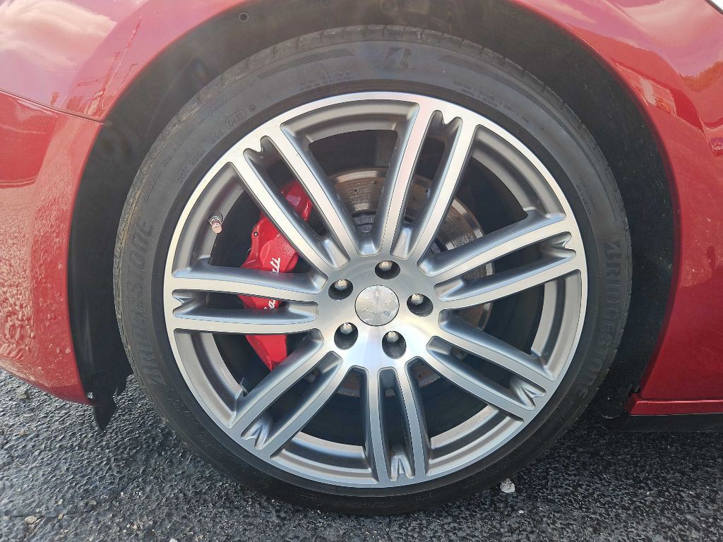 2015 Maserati Ghibli Image 32