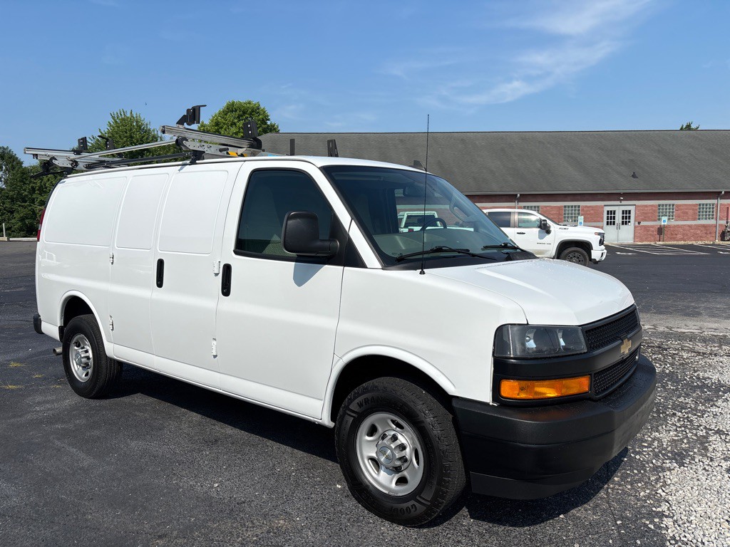 2021 Chevrolet Express Image 4