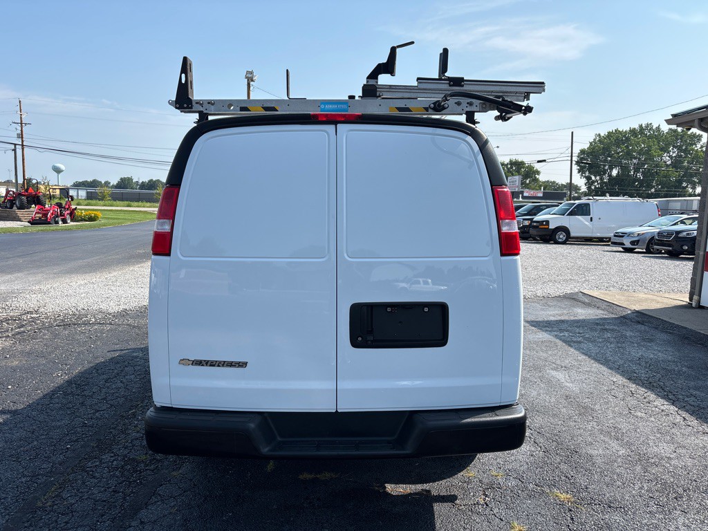 2021 Chevrolet Express Image 6