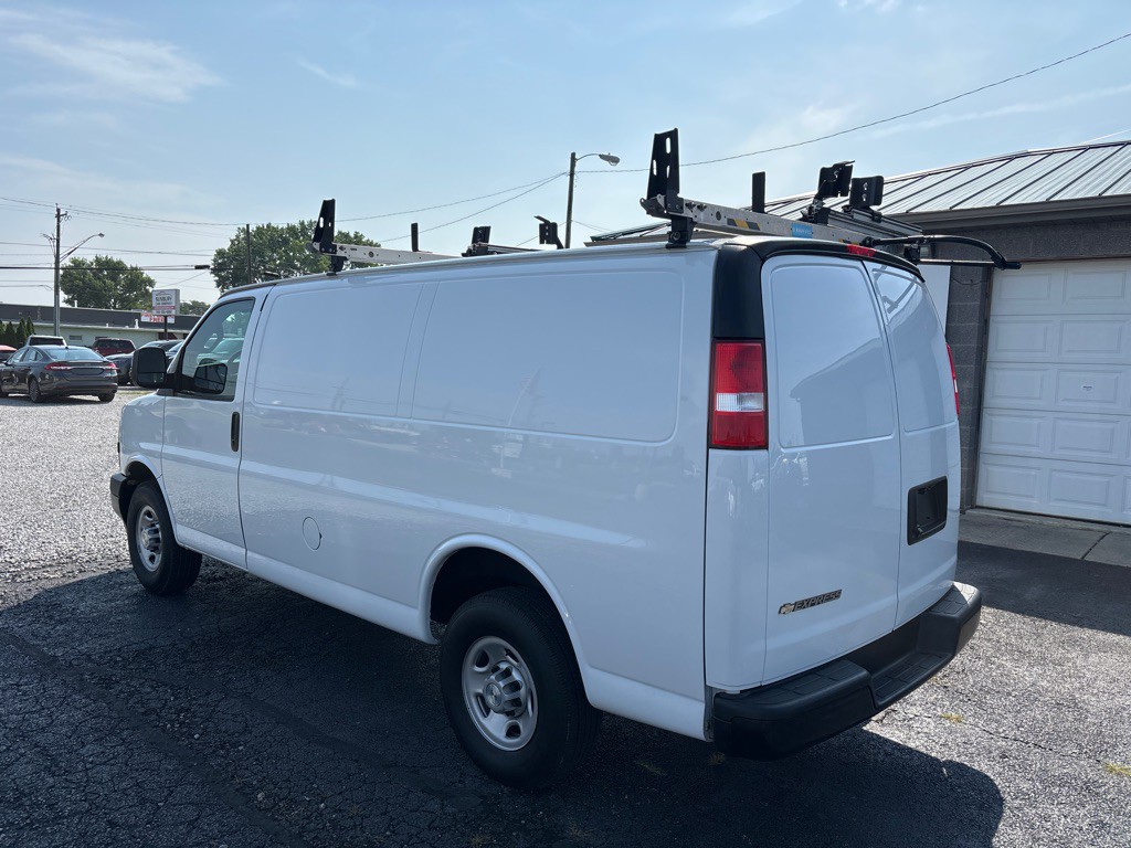 2021 Chevrolet Express Image 7