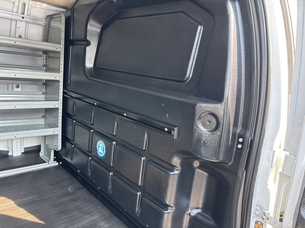 2021 Chevrolet Express Image 10