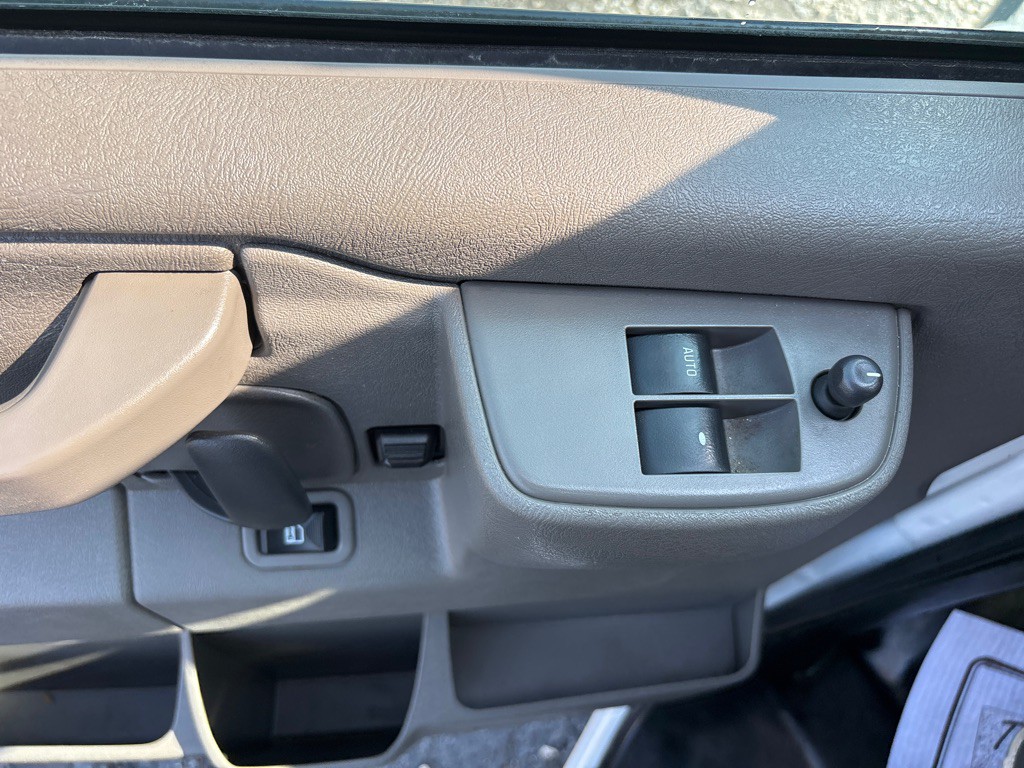 2021 Chevrolet Express Image 16