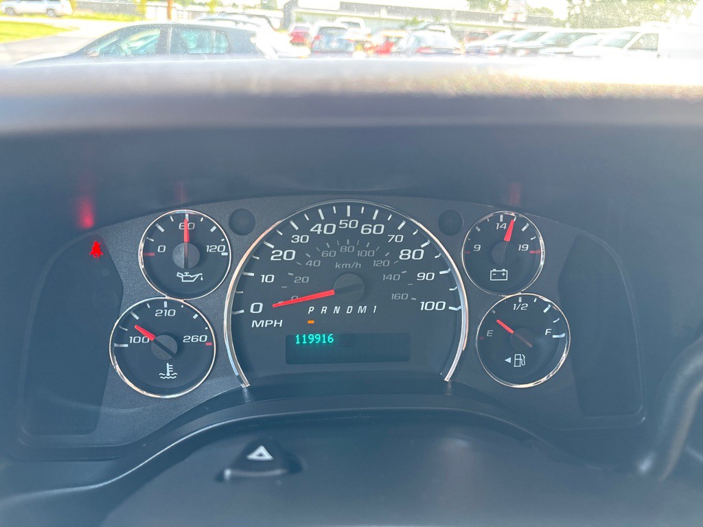 2021 Chevrolet Express Image 18