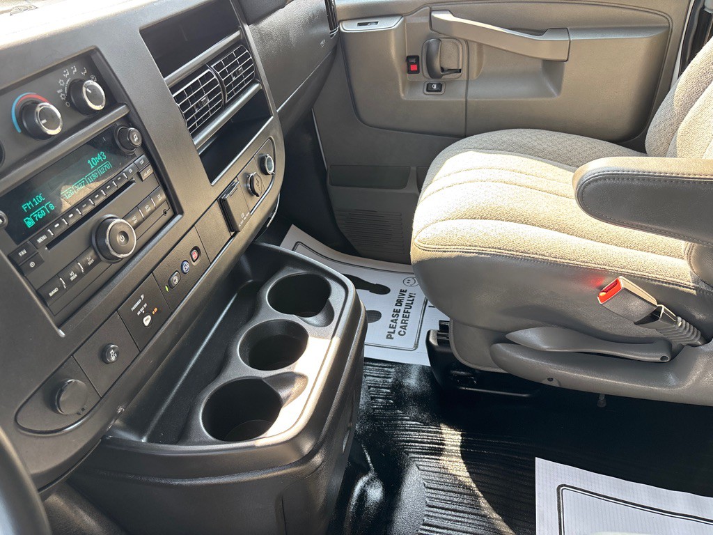2021 Chevrolet Express Image 23