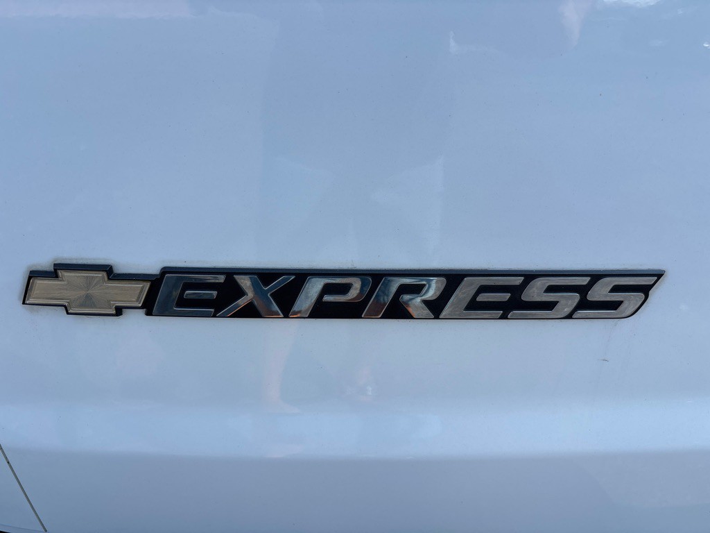2021 Chevrolet Express Image 27