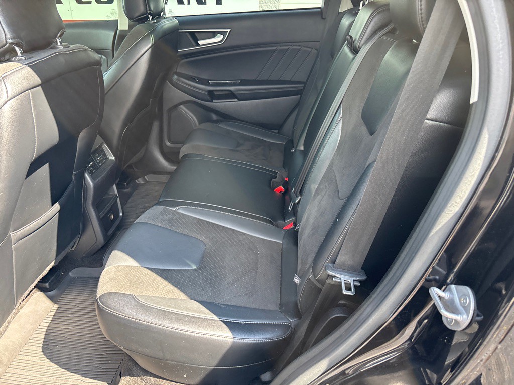 2018 Ford Edge Image 9