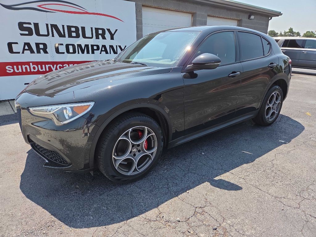 2023 Alfa Romeo Stelvio Image 2