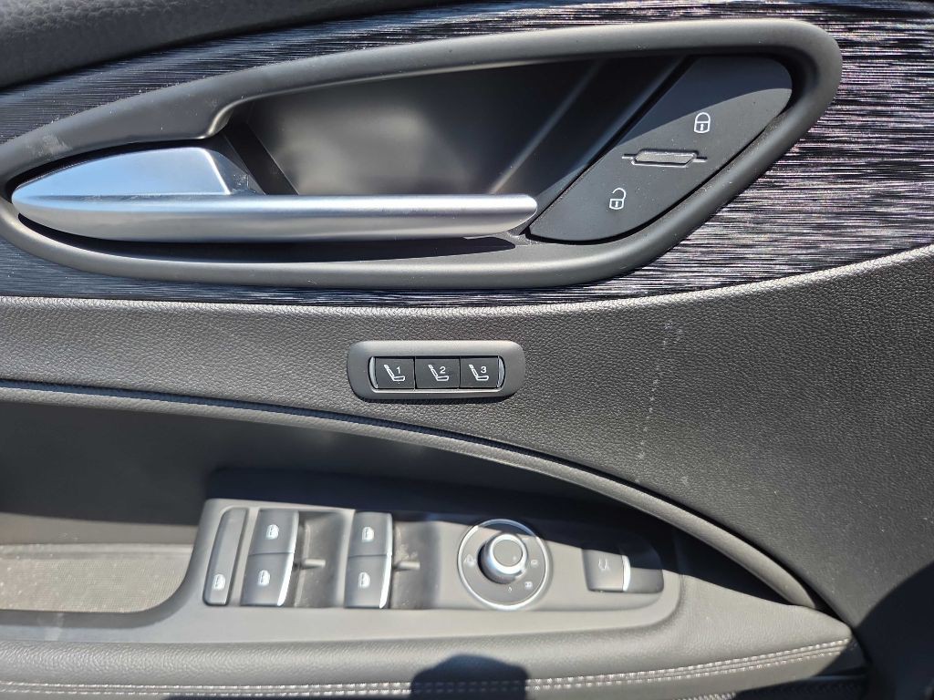 2023 Alfa Romeo Stelvio Image 13