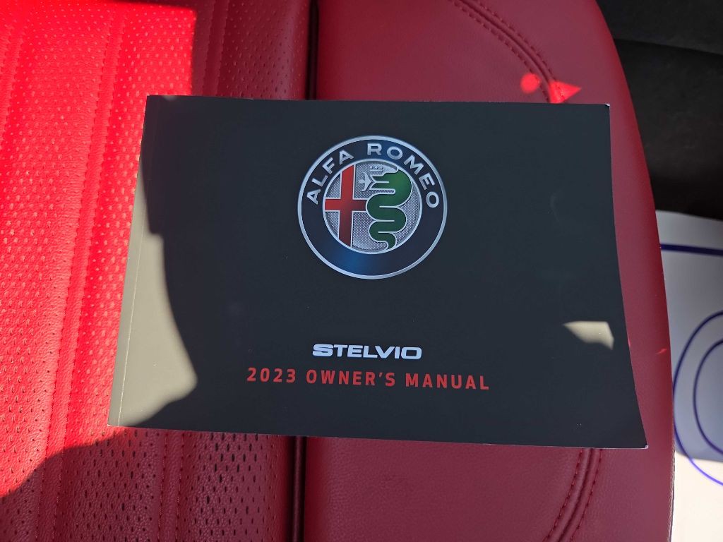 2023 Alfa Romeo Stelvio Image 31