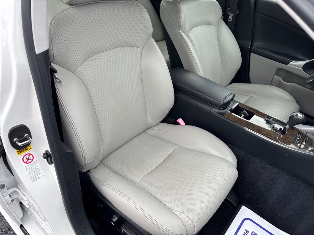 2009 Lexus IS Image 10