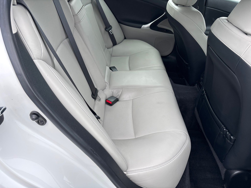 2009 Lexus IS Image 11