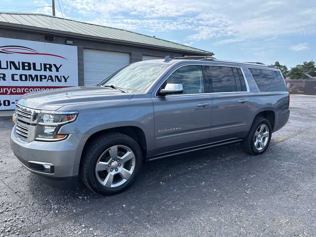 2019 Chevrolet Suburban Image 2