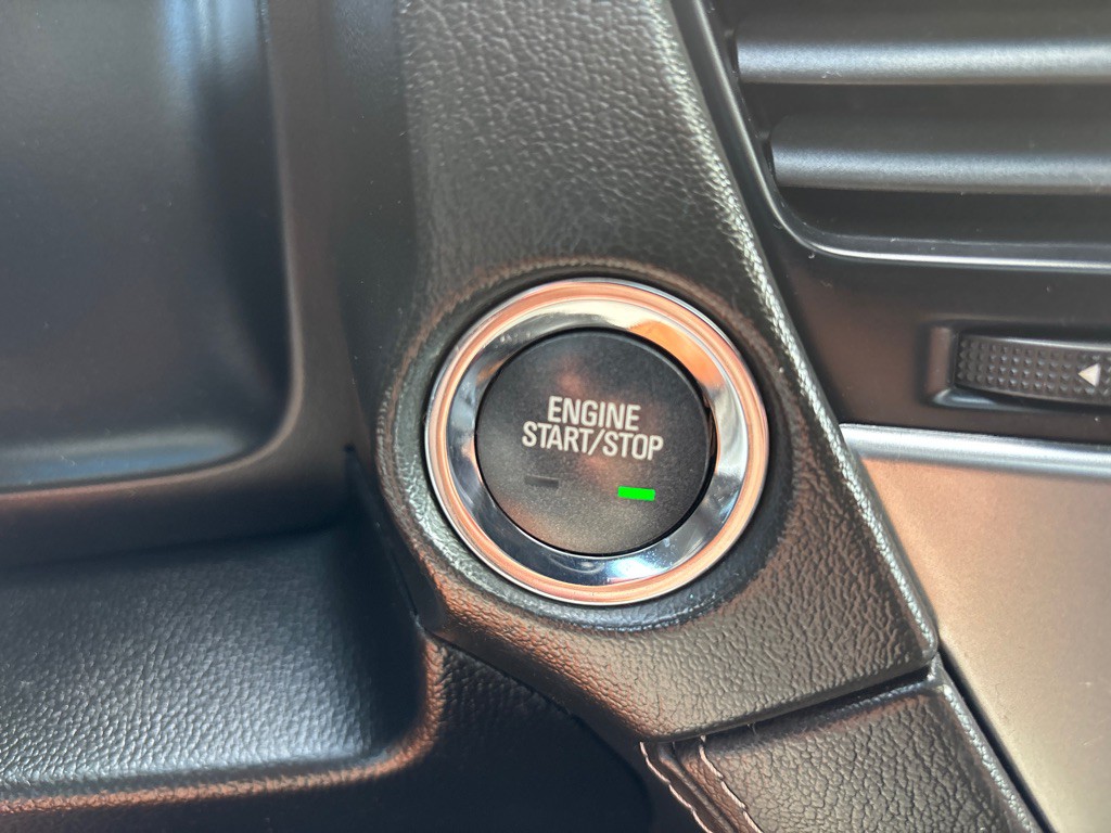 2019 Chevrolet Suburban Image 21