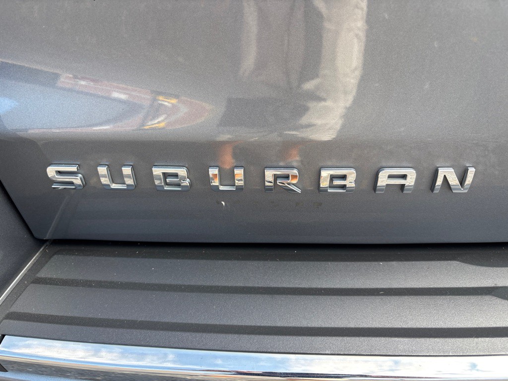 2019 Chevrolet Suburban Image 35
