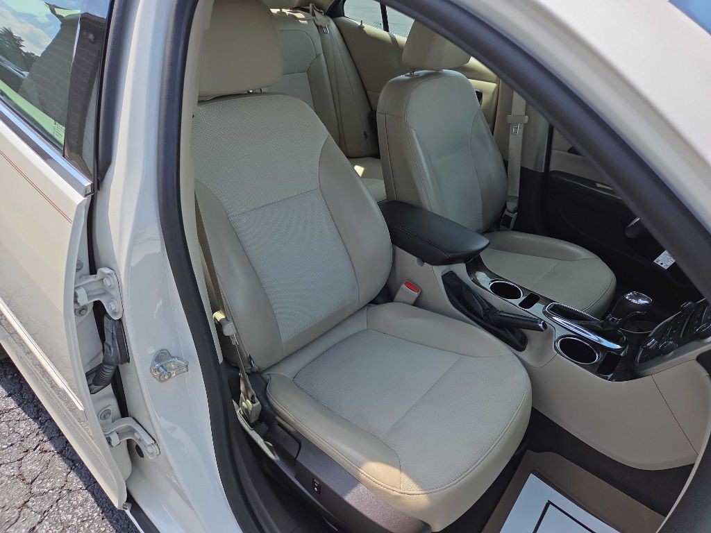 2014 Chevrolet Malibu Image 10