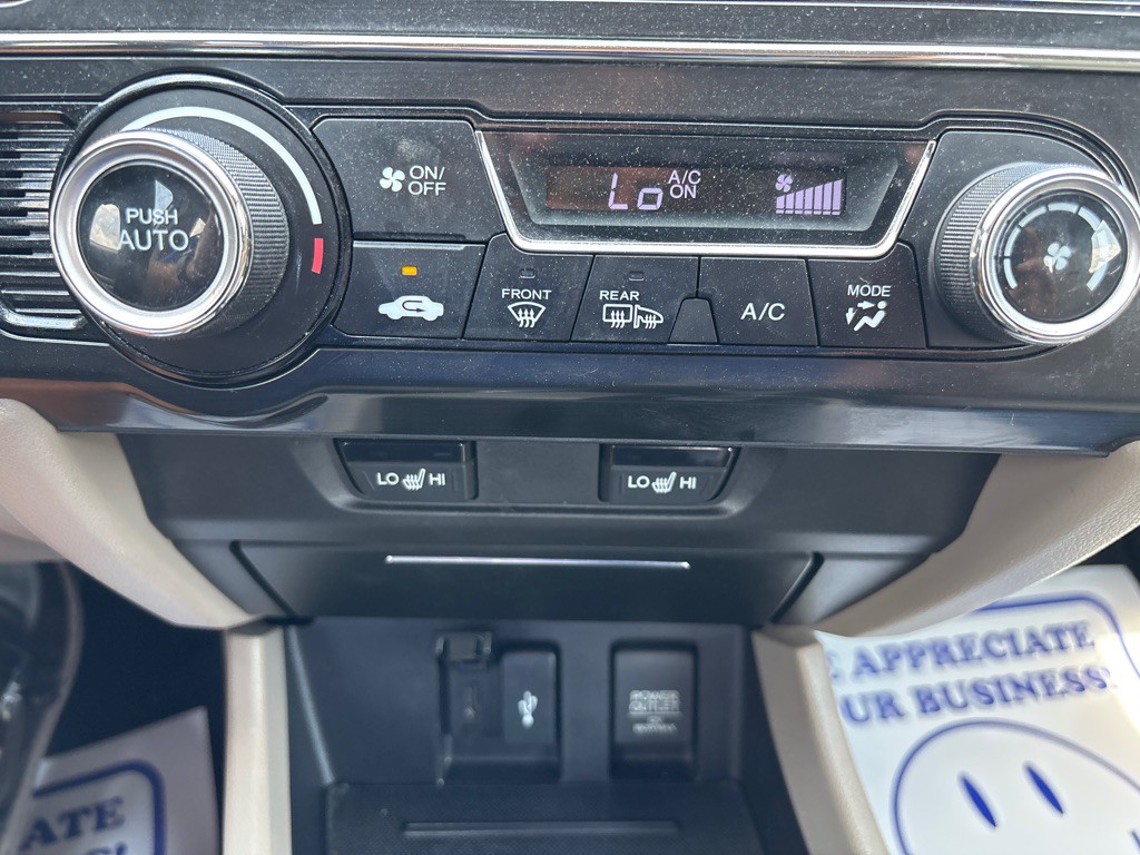 2015 Honda Civic Image 17
