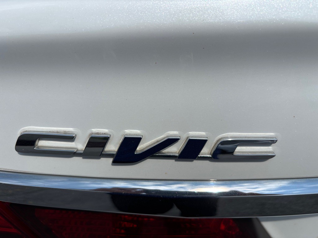 2015 Honda Civic Image 24