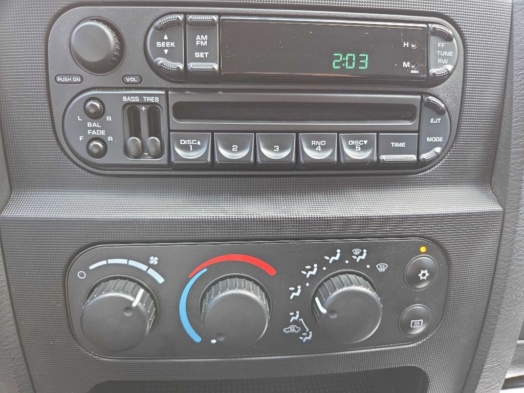 2004 Dodge Ram 1500 Image 18