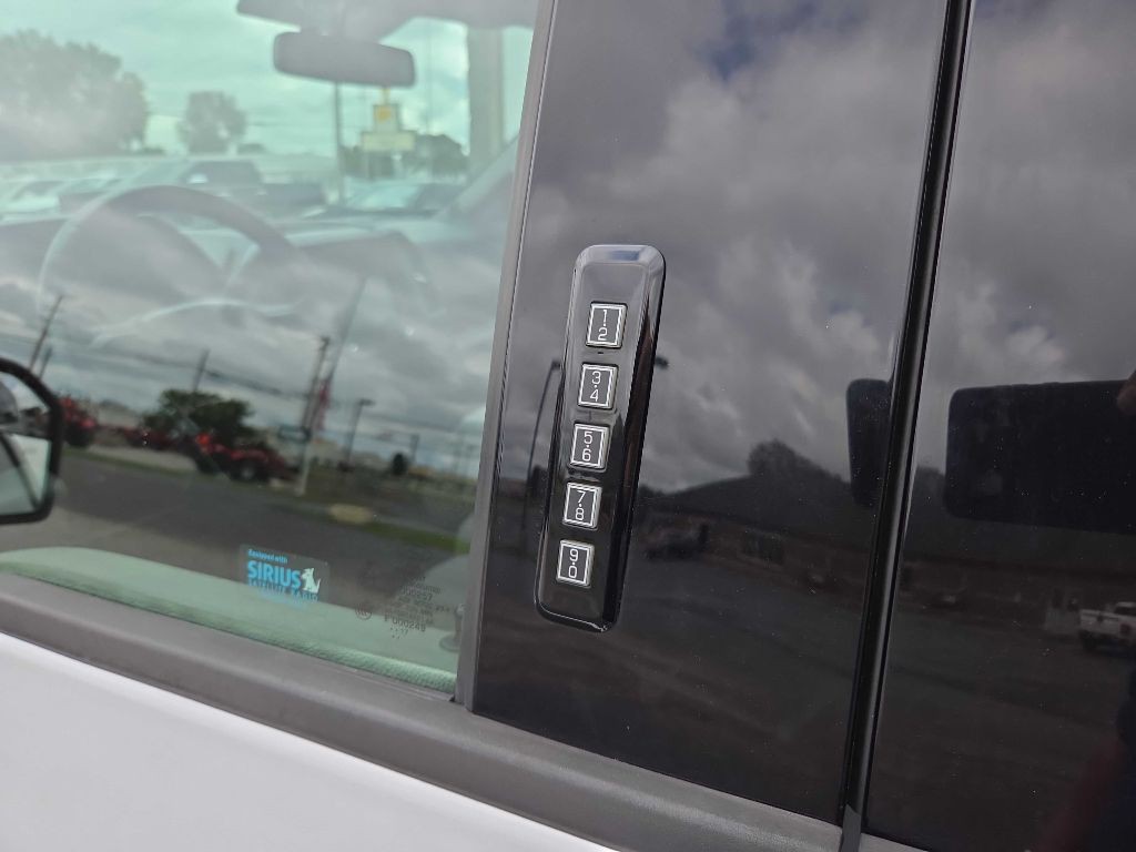 2017 Ford F-150 Image 33
