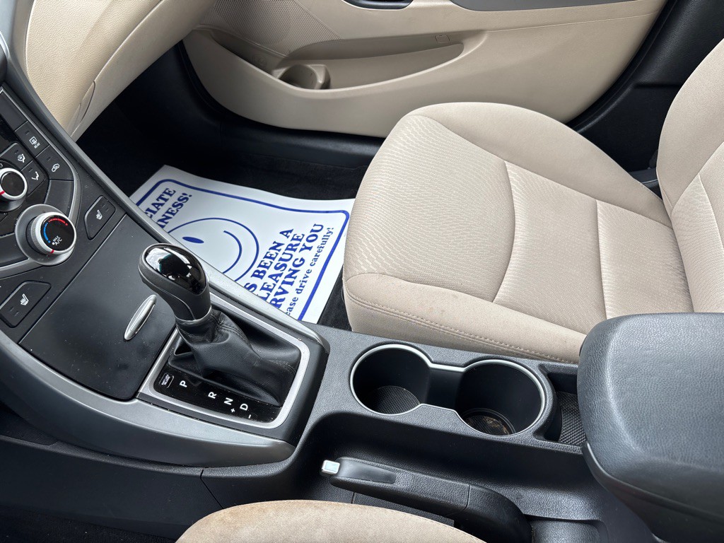 2014 Hyundai Elantra Image 19