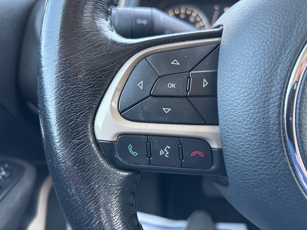 2016 Jeep Renegade Image 16